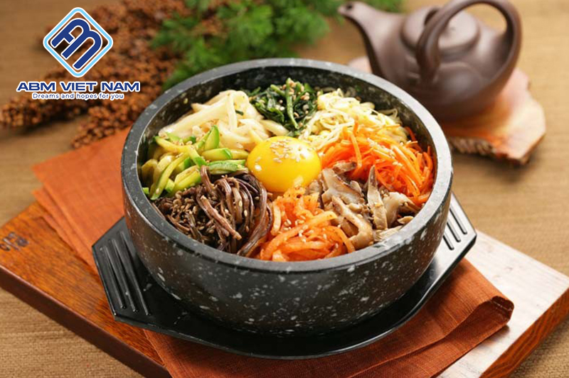 Cơm trộn Bibimbap là món ăn trứ danh của ẩm thực Hàn Quốc