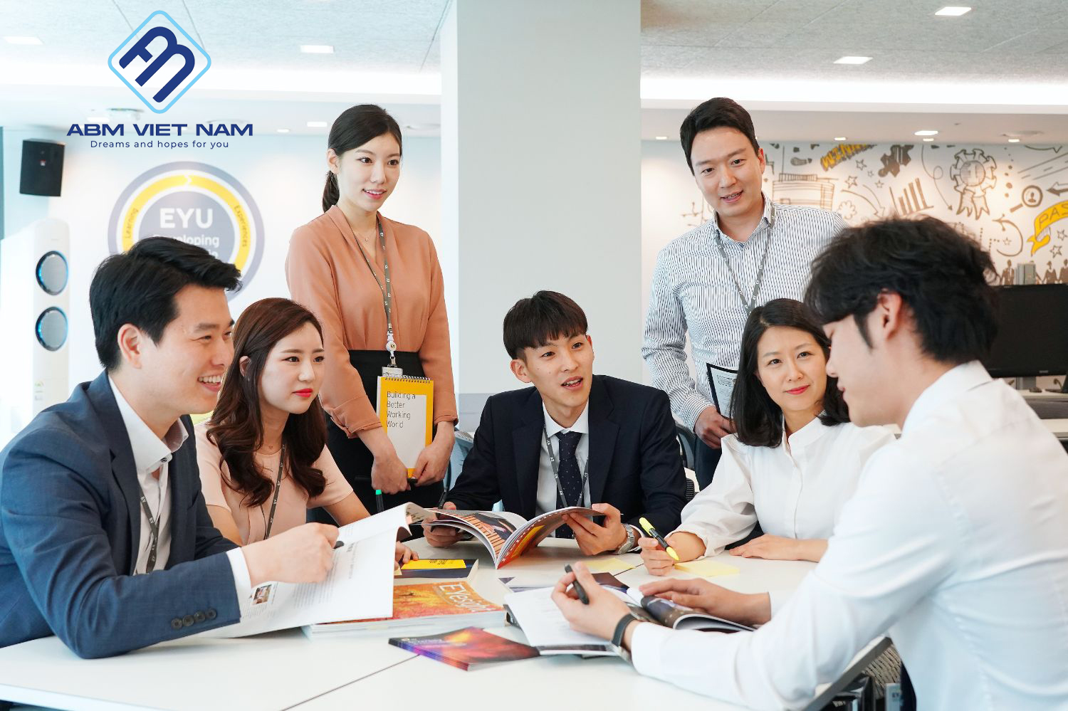 Trung tâm còn định hướng và kết nối công việc cho du học sinh