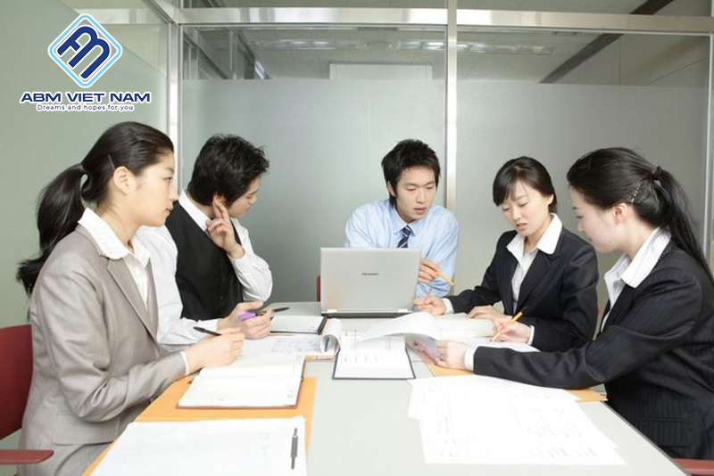 Con người Hàn Quốc nổi tiếng với tinh thần làm việc nghiêm túc, siêng năng và đầy trách nhiệm