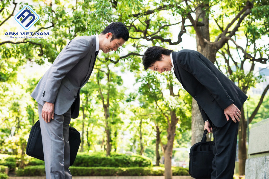 Cách cúi chào của người Hàn Quốc