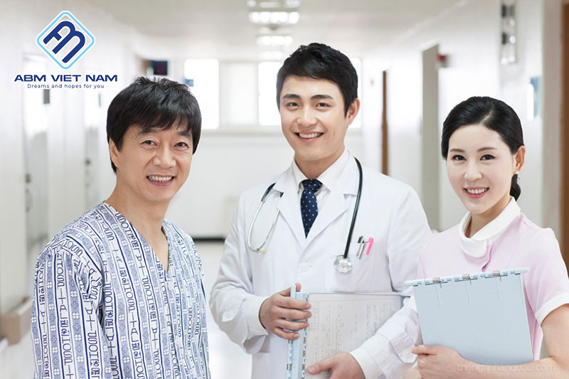 Ngành Y là lĩnh vực khoa học chuyên sâu, đóng vai trò quan trọng trong việc chăm sóc, bảo vệ và nâng cao sức khỏe con người