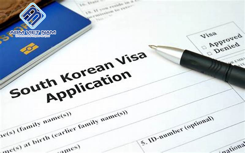 Chuẩn bị đầy đủ giấy tờ để xin visa