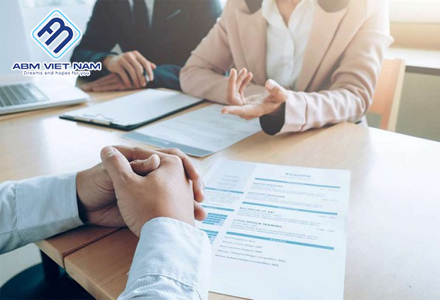 Thái độ thiếu nghiêm túc trong phỏng vấn sẽ làm cho bạn bị trượt visa